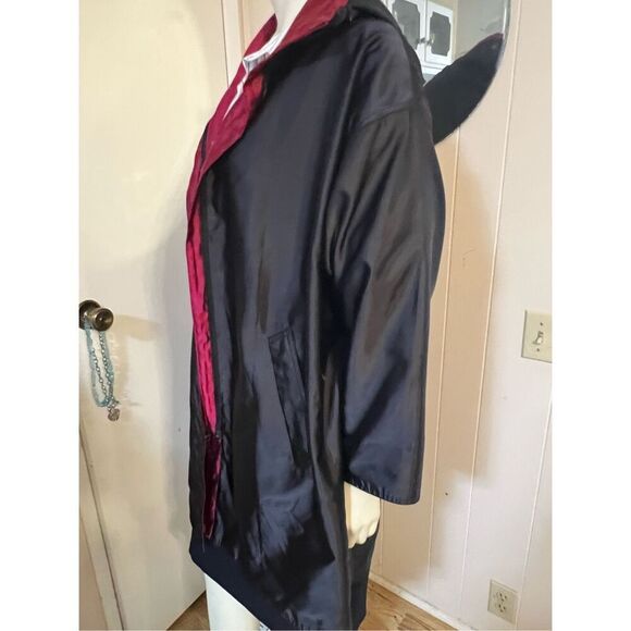 MycraPac-One Shiny Raspberry to Black Reversible Raincoat with Zip Away Hood Stu - Picture 6 of 9